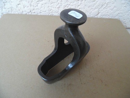 Old tool outil - /,