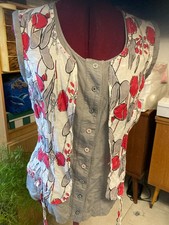 chemisier gris et surchemise fleurie rouge LOLO ESPELATA TS