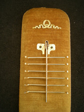 PORTE CRAVATES AN 60 VELOUR MORT DORE HOMME CADEAU  DECOR DORE OR