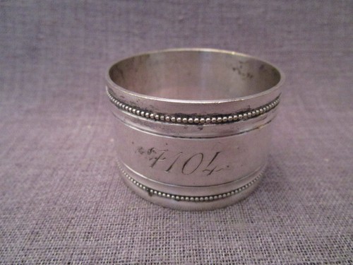Rond serviette ancien en - de,