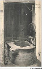 AT-BFP1-75-0097 - VIEUX PARIS - Puit a margelle sculptée - Rue du figuier