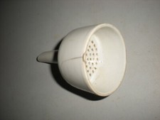 Petit entonnoir en céramique buchner matériel de chimie laboratoire pharmacie