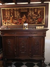 Buffet ancien 3 portes, en bois massif marron foncé Dimensions : 155 X 135 X 45 