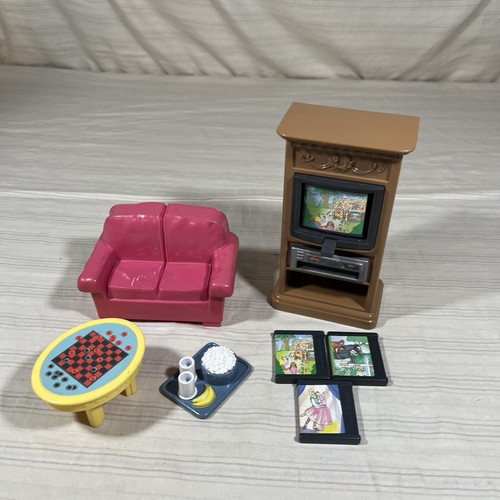 Loving family playset movie - family,