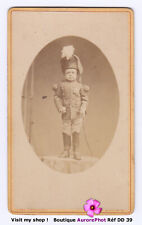 HOMME LILLIPUTIEN COSTUMÉ EN MILITAIRE, DWARF, NAIN, CDV à DRESDEN  -DD39
