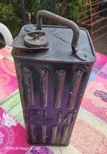 ancien bidon ( d'essence ?)