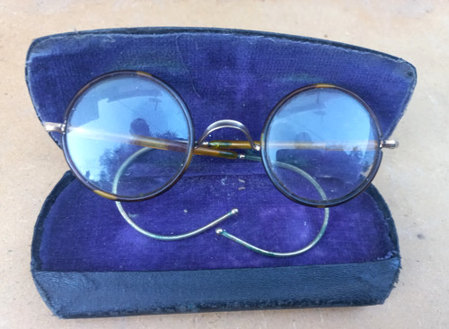 Paire lorgnons lunettes - lorgnons,