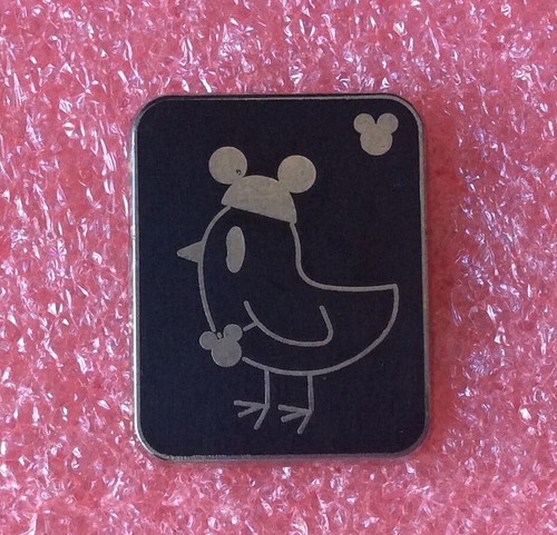 T08 pins disney family - pins,