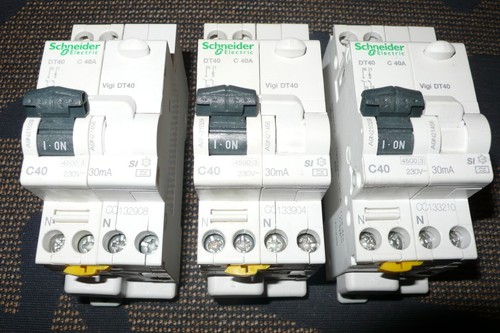 Disjoncteur a9n21029 - disjoncteur,