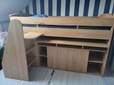 lit gauthier pour enfant, contient beaucoup de rangements ainsi qu'un bureau. A 