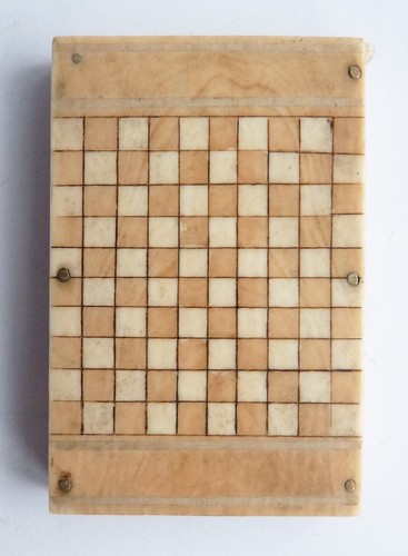 Ancien pyrogène boite pour