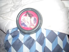 CENDRIER METAL . PIN-UP . MILO MANARA . DEMONS ET MERVEILLES . 2000 .