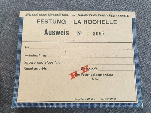 Ausweis laissez passer - laissez,