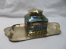 JOHANN LOETZ ENCRIER EN VERRE IRIDESCENT ET SON DORMANT LAITON TYPIQUE 1900