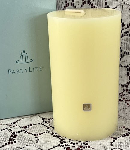 Partylite white gardenia - white,
