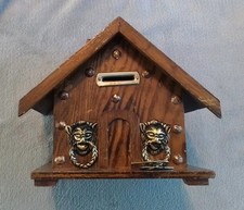 Tirelire Ancienne Chalet En Bois