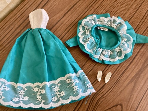 Vêtements vintage pour barbie - vêtements,