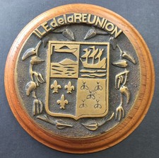 Tape de bouche bronze, Ile de la Réunion, sur socle en bois