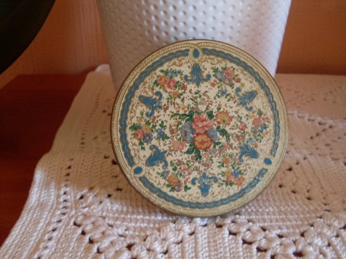 Grand joli poudrier ancien - grand,