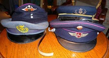 lot 4 anciennes casquettes