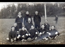 SPORT FOOTBALL , STADE de VILLAGE / Carte-Photo en 1910-1930
