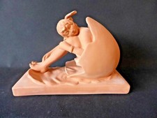 FEMME DANS OEUF STYLE ART DECO