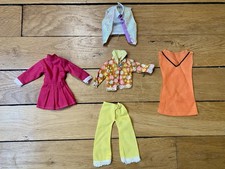 Lot De Vêtements Barbie Ken Et Autres Années 70 Et 80