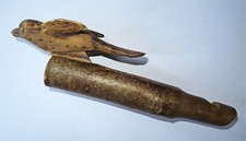 grand sifflet ancien - appeau oiseau siffleur en noisetier - art populaire