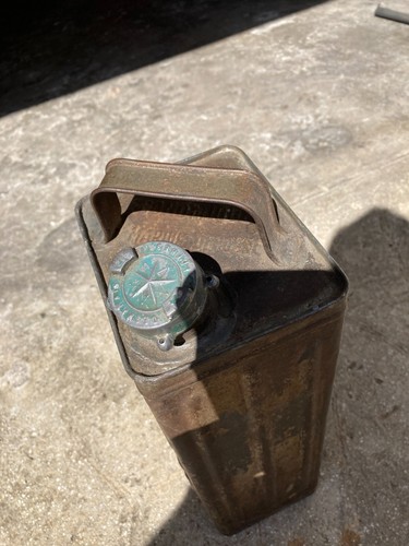 Ancien bidon jerrycan essence - ancien,