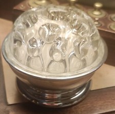 Rare Et Ancien vase pique fleurs Verre Moulé 19 Trous Support En Étain Du manoir