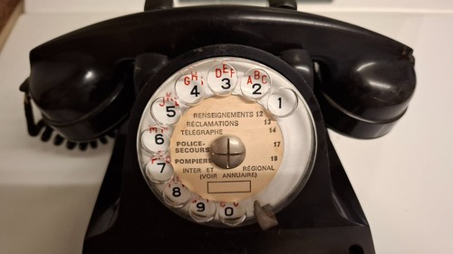Téléphone ancien cadran - ancien, à