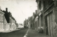 Carte CREPY EN LAONNOIS La rue Malézieux Briquet L'enseigne du coiffeur