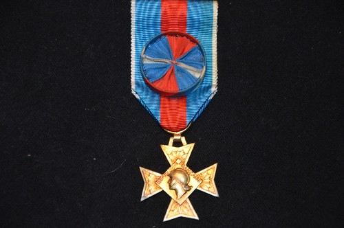 Croix officier ordre du - l'ordre,