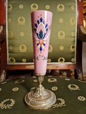 XIX ème s, vase cornet en opaline monture bronze 