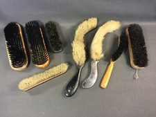 Lot de 8 anciennes brosses