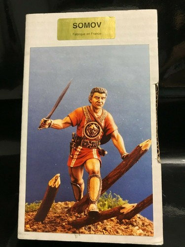 Figurine monter a peindre - a,