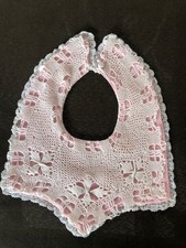 LINGE ANCIEN - MAGNIFIQUE PETIT BAVOIR ROSE EN DENTELLE brodé main BEBE 1900
