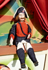 ANCIENNE MARIONNETTE GENDARME