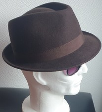Chapeau Laine Coupe Bossalino/ Panama  Marron Petit bord. Made Italie  Taille 55