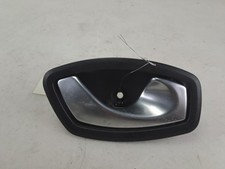 Poignee interieur avant droit