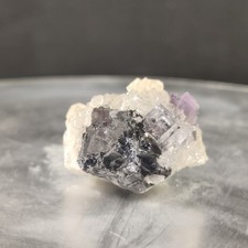 CRIS 43 P MIGNARDISE FLUORITE BLEUTEE A VIOLET MINE DE VALLAURY VAR