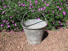 ancien seau en zinc galva