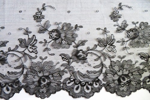 Dentelle chantilly ancienne - dentelle,