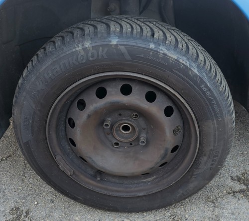 Pneus sur jantes 165 - 70, r14