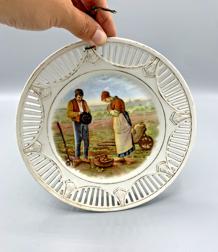 Assiette décor ajourée - , –
