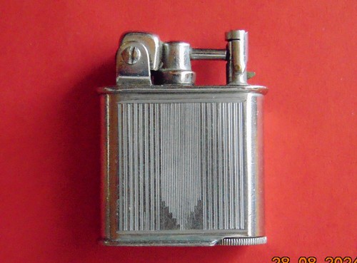 Briquet ancien essence - à,