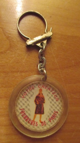 Porte clé vintage - porte, fourrures