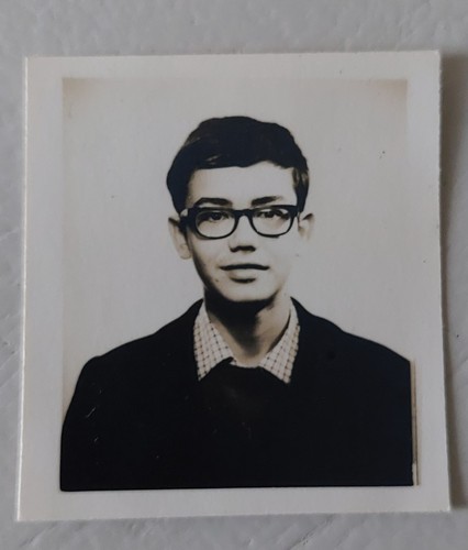 Beau jeune garçon avec - garçon,