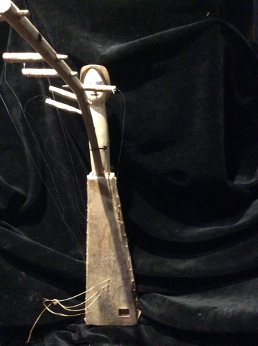 Ancienne guitare africaine - ancienne,