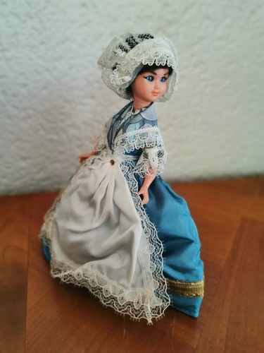Poupée folklorique